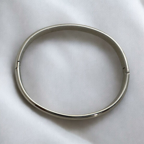 NEW SIMPLE SILVER HANDCUFF 2